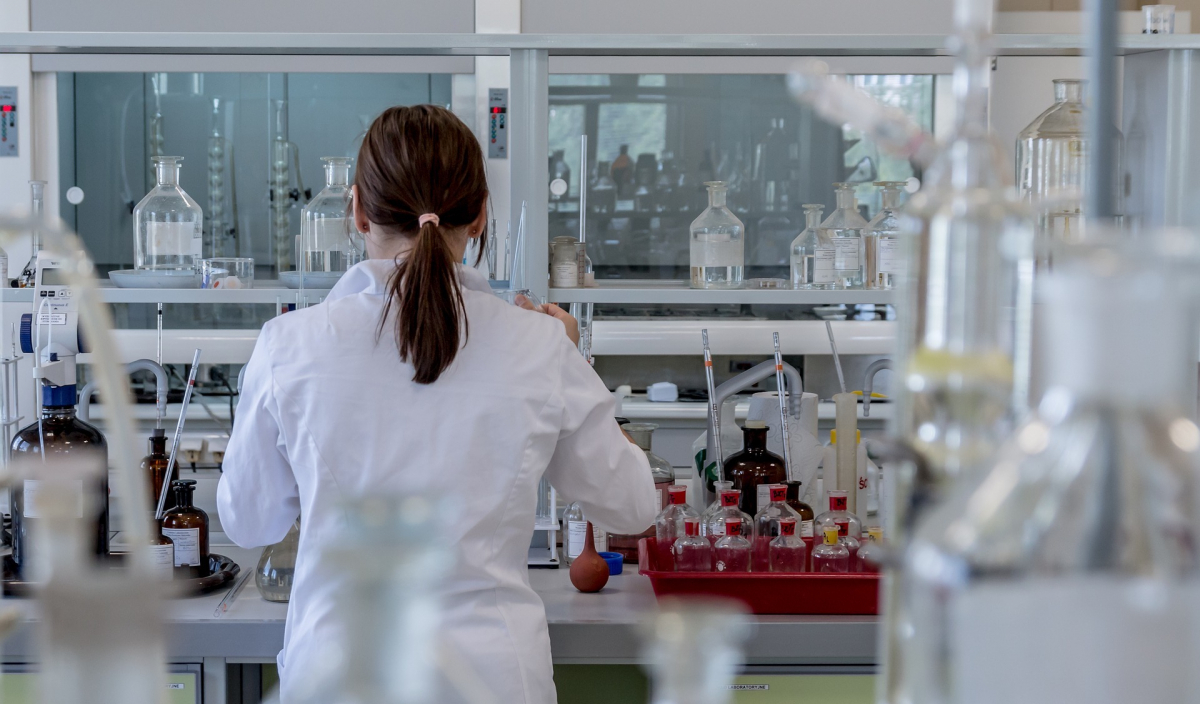 Covid-19-Impfprogramme müssen unverzüglich eingestellt werden